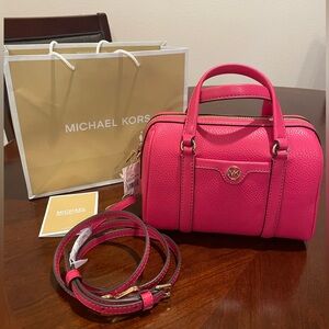 NWT Michael Kors Travel Small Duffle Leather Crossbody in Electric Pink ⚡️ 💕